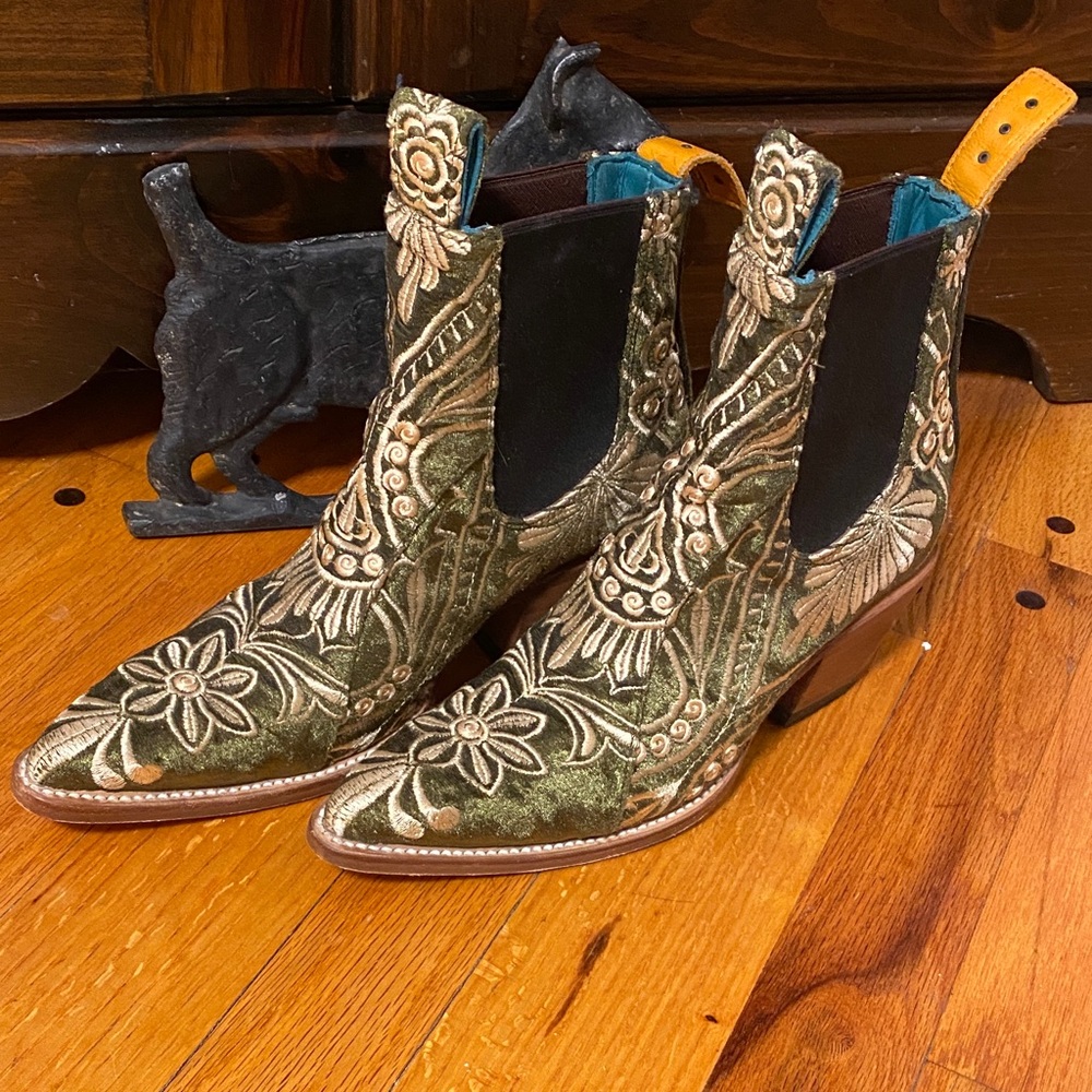 Elegant Embroidered Ankle Boots